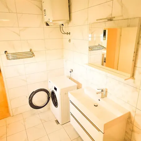 Bernardica 아파트 트로기르